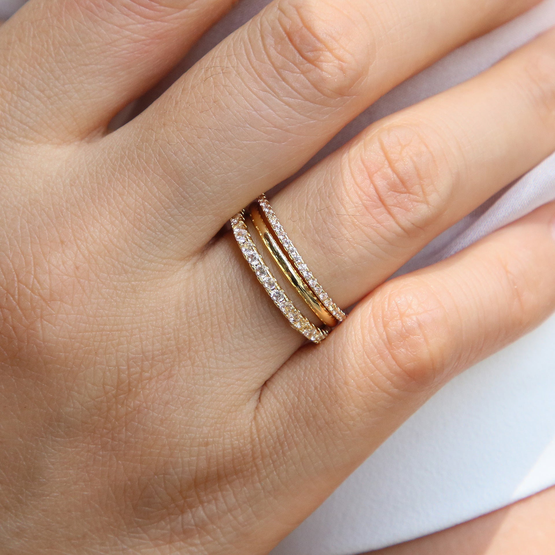 Wholesale  gold and silver brass full diamond smooth simple personality  ring