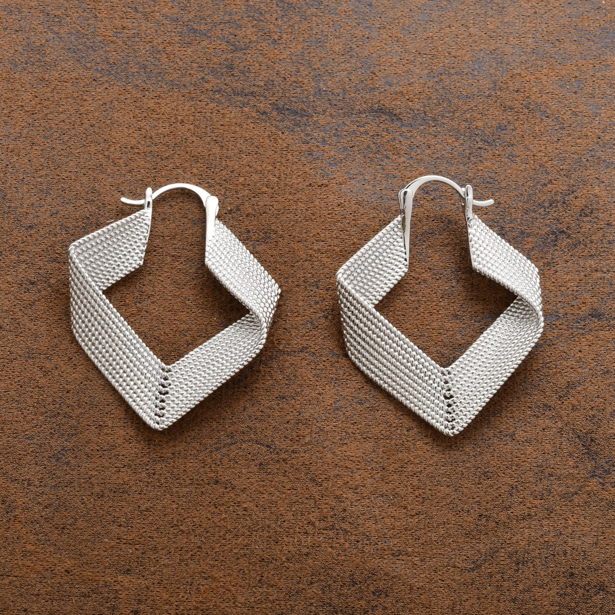 Wholesale twisted woven twist ear buckle  irregular exaggerated  earrings