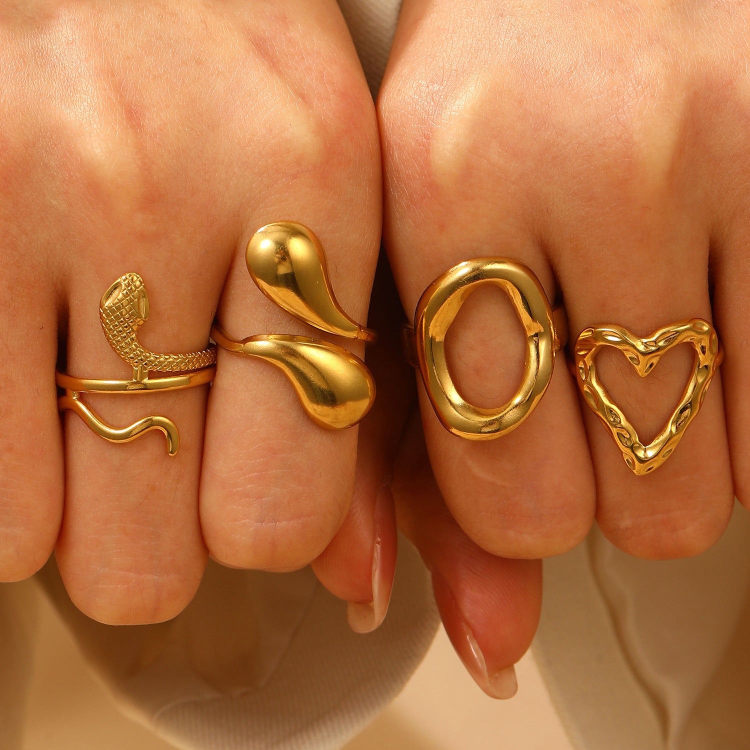 Anello in acciaio inossidabile con modello di intaglio cavo all'ingrosso