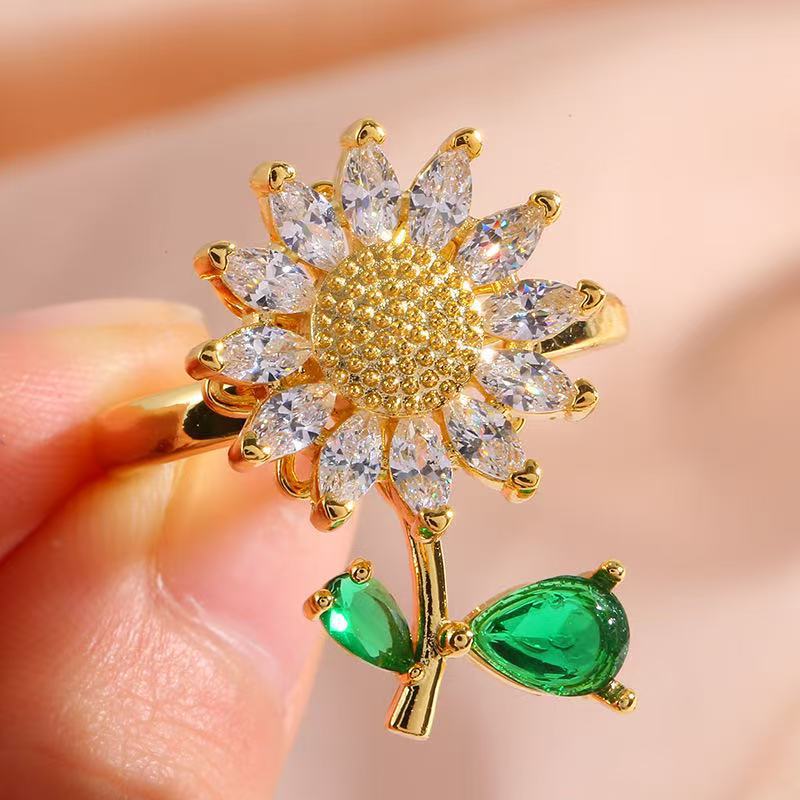 Wholesale Necklace  Diamond-encrusted Sunflower  Ring Rotatable Clavicle Chain Jewelry