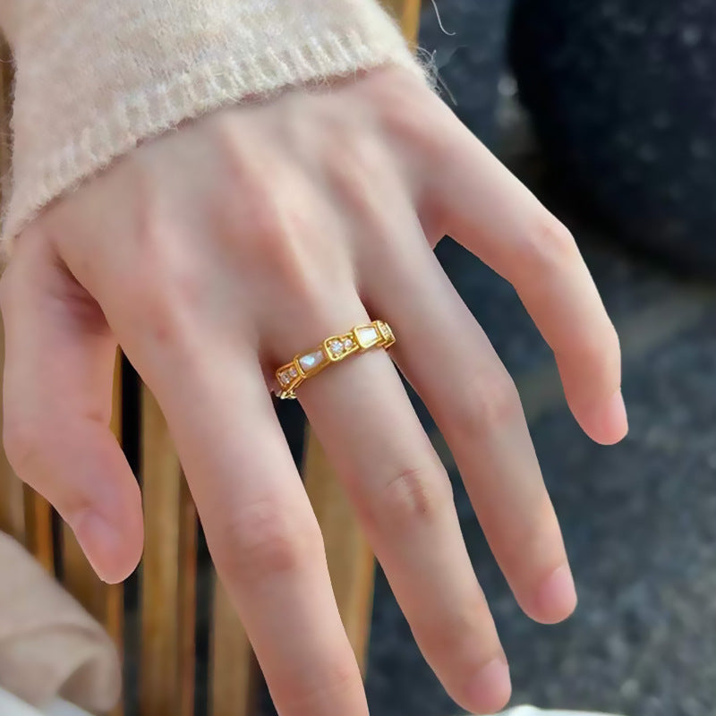 Wholesale Steel titanium set with rhinestones white mother-of-pearl ring