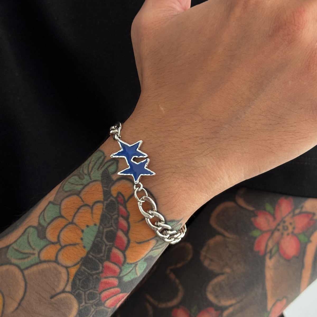 Wholesale Alloy Electroplated Cuban Chain Bracelet with Colorful Star Charm - Fashion Accessory for Men
