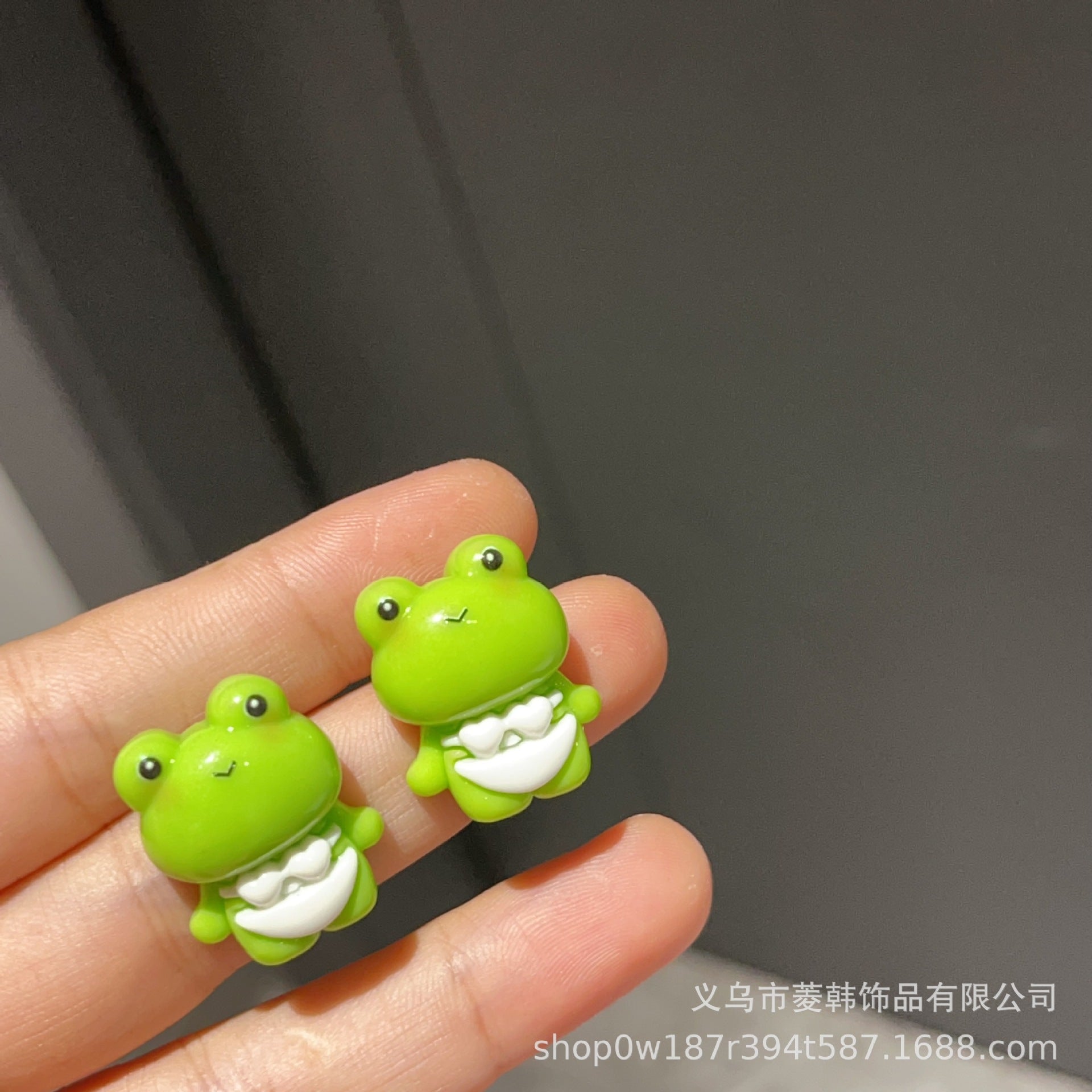 Wholesale Cute cartoon frog earrings
