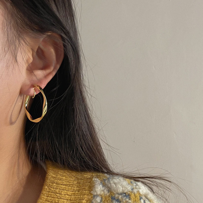 Wholesale Silver Needle Retro Geometric Metal Pattern Incense Disc Earrings Exaggerated Earrings Vintage Earrings Statemente Earrings ACC-ES-DangKa005