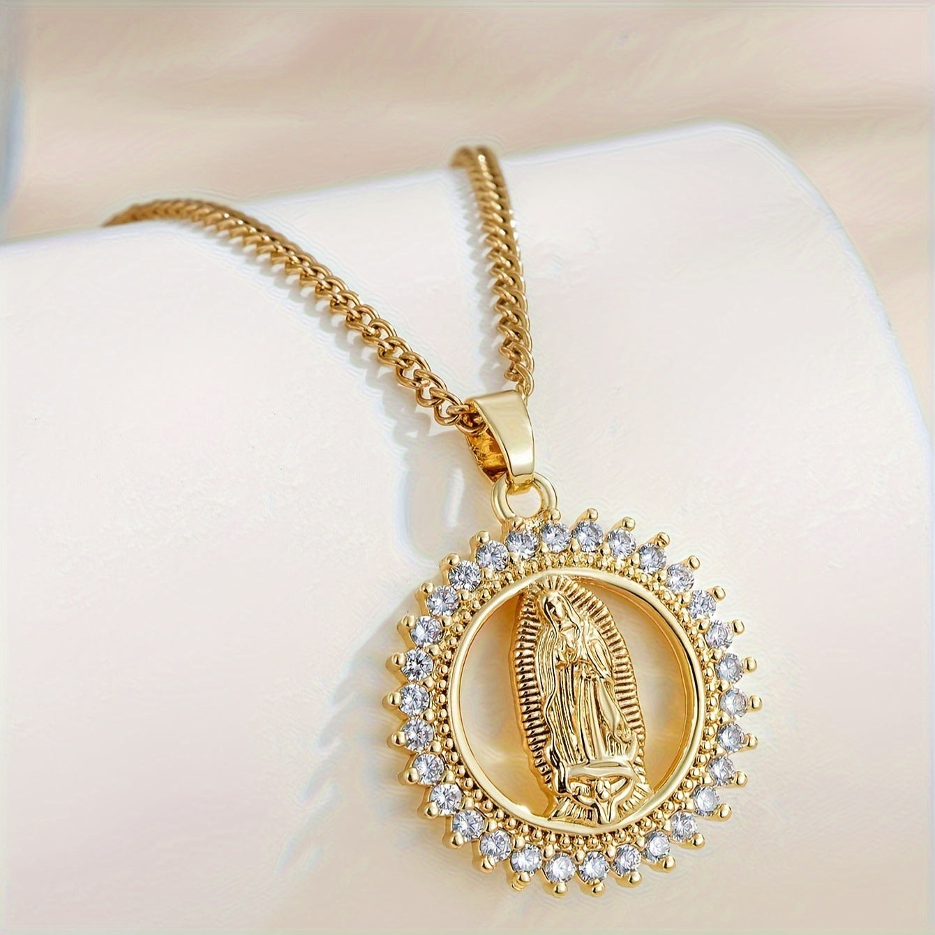 Wholesale 18K Gold Plated Crystal Sunflower Hollow Pendant Cuban Chain Necklace Trendy Gift Jewelry