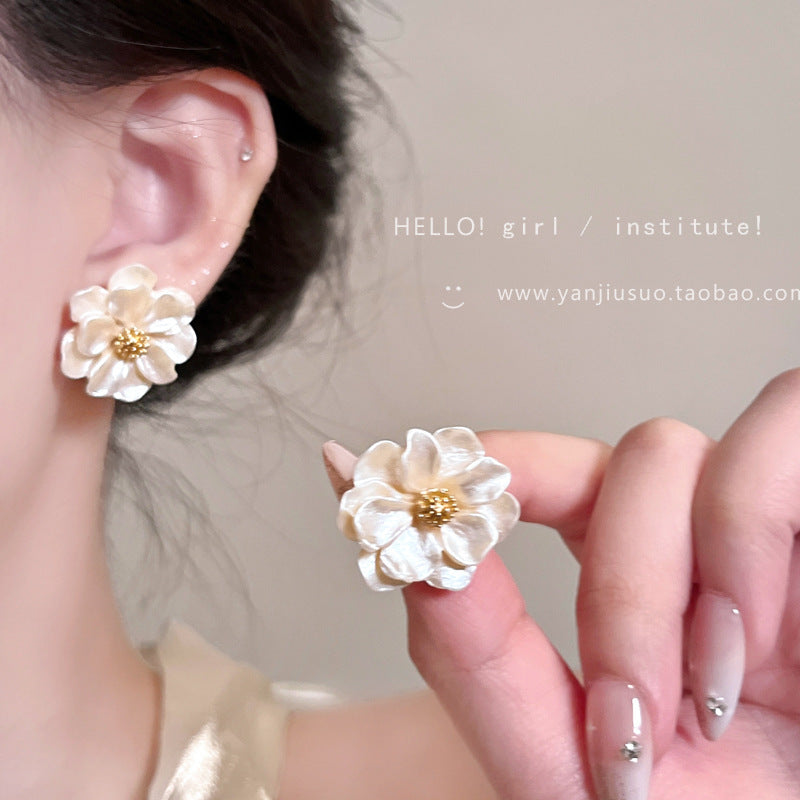 Wholesale Imitation Pearl Camellia Earrings for Women,  Elegant Floral Stud Earrings,  Trendy Boutique Resale Jewelry