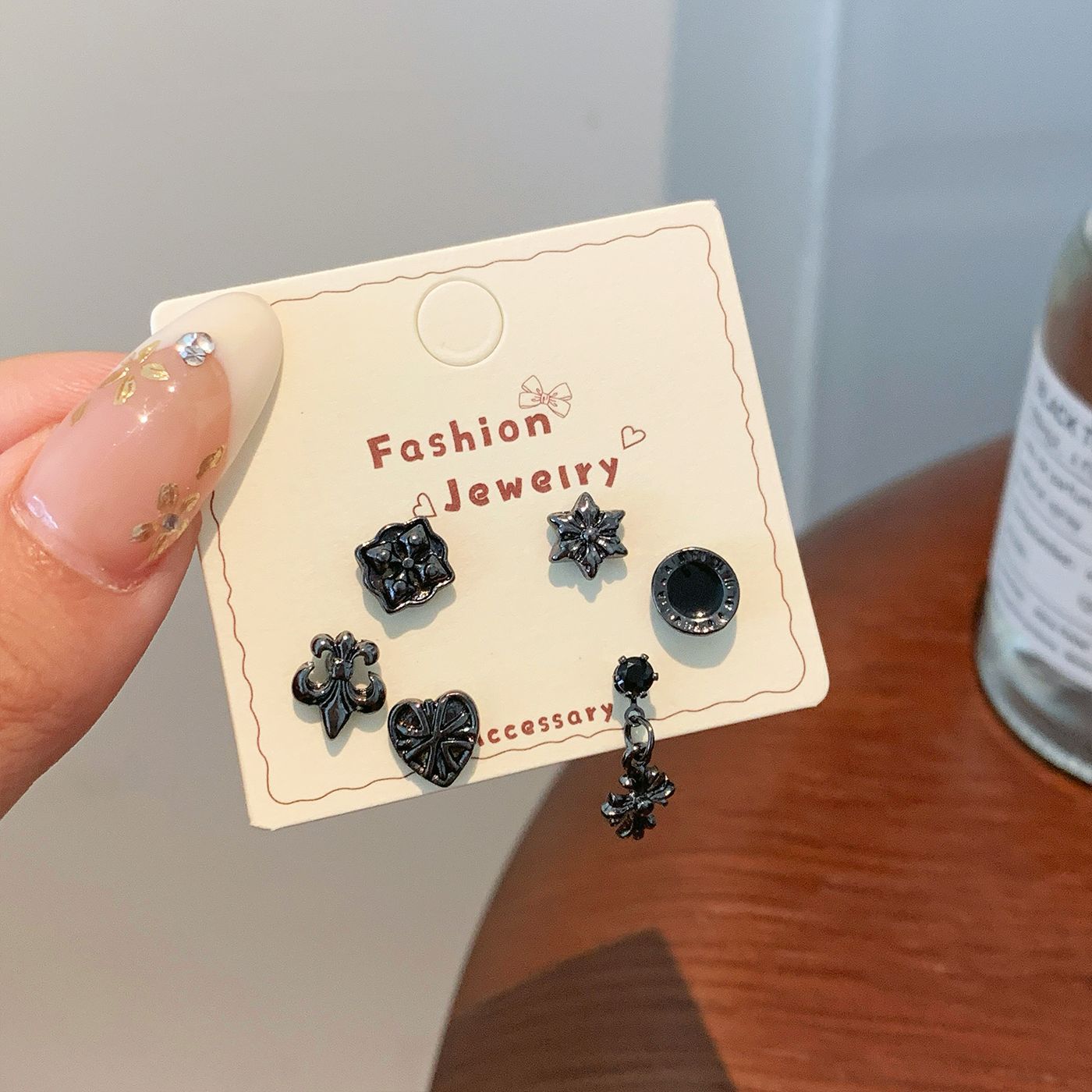 Wholesale silver needle earring design niche high-end cross earrings