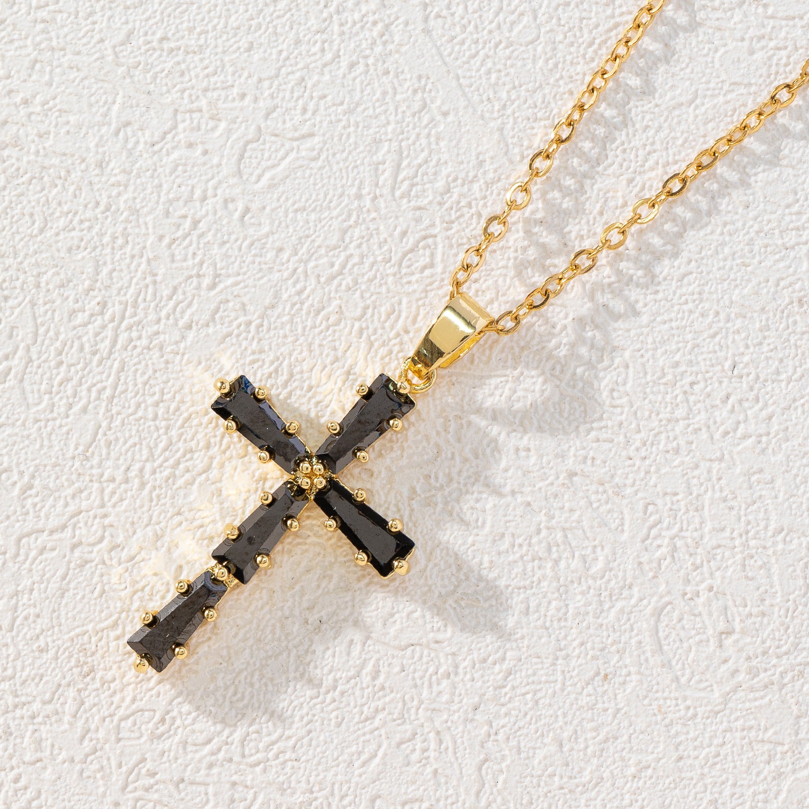 Wholesale Crystal Cross Pendant Necklace Chic Collarbone Chain Gift And Boutique Resale Jewelry Accessory