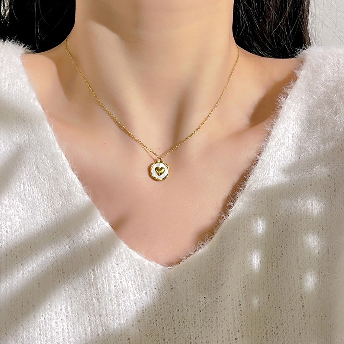 Wholesale Titanium Steel Non-fading Love Necklace for Women Snake Bone Chain Heart Shaped Hollow Choker Necklace ACC-NE-Ruon003