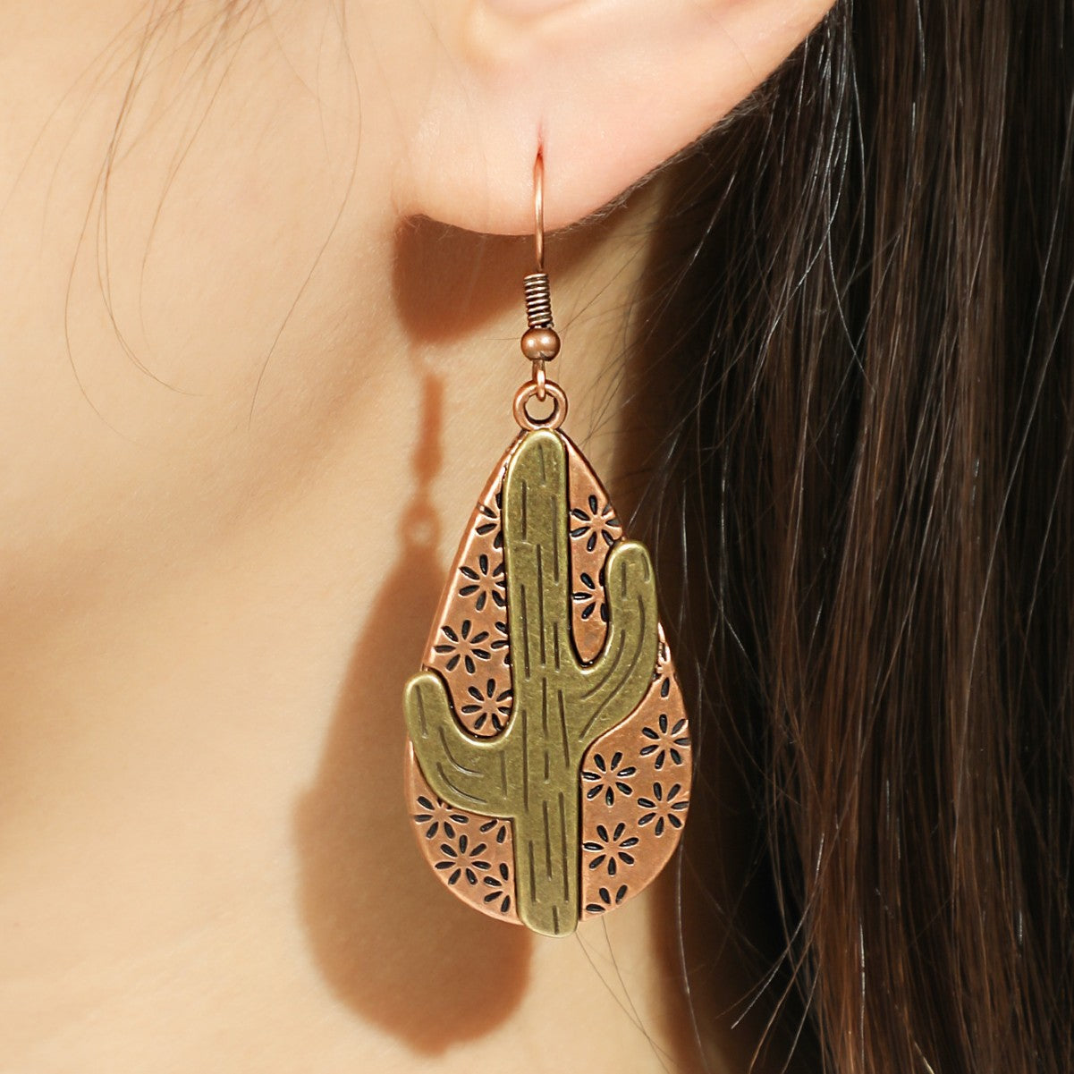 Wholesale Retro Bohemian Cactus Carved Drop Earrings Zinc Alloy Fashion Accessory