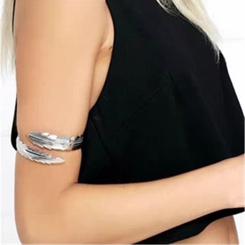 Wholesale  Metal Feather Arm Bracelet Punk Ladies Simple Leaf Bracelet Jewelry