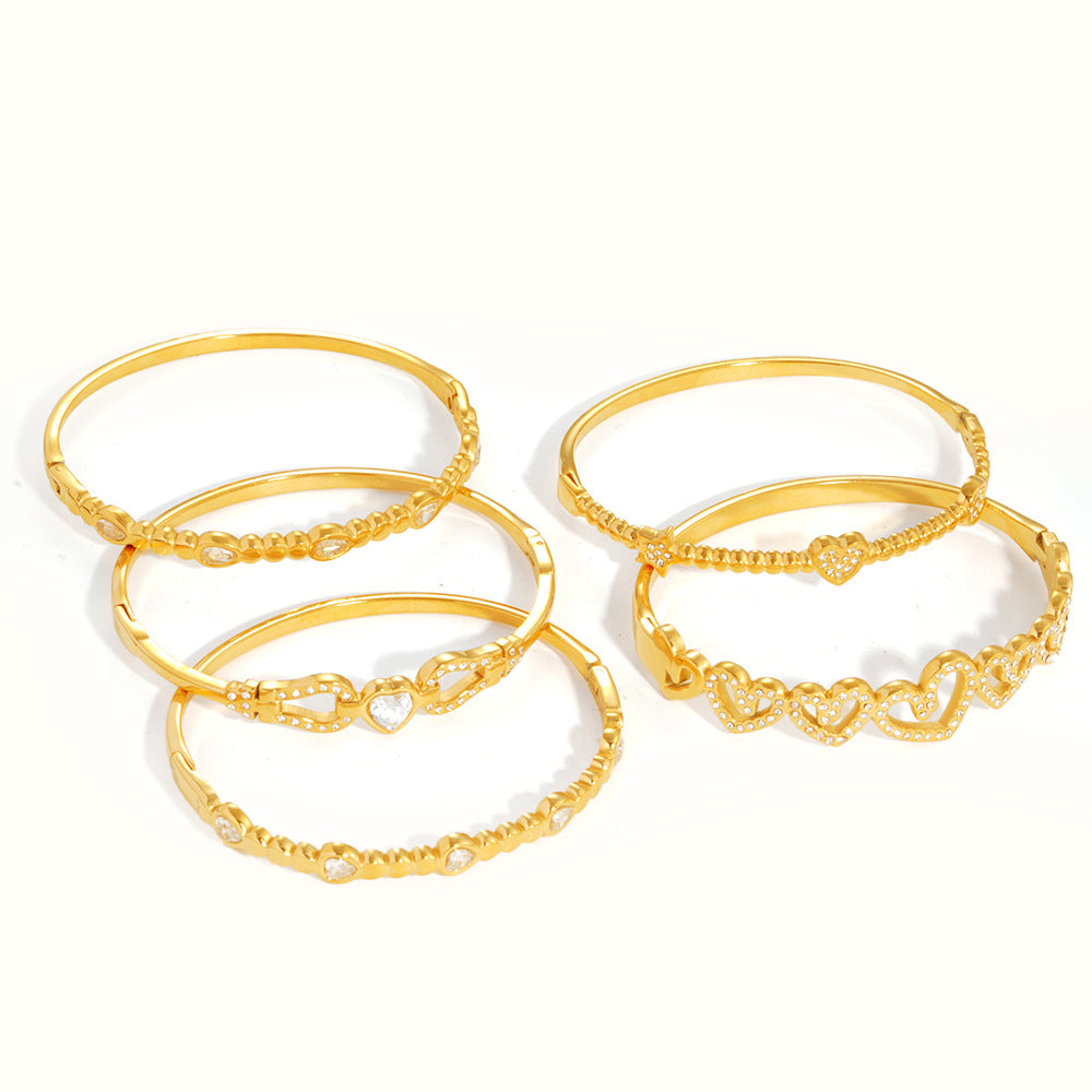 Wholesale Instagram Style Retro Stainless Steel Gold Heart Bracelet