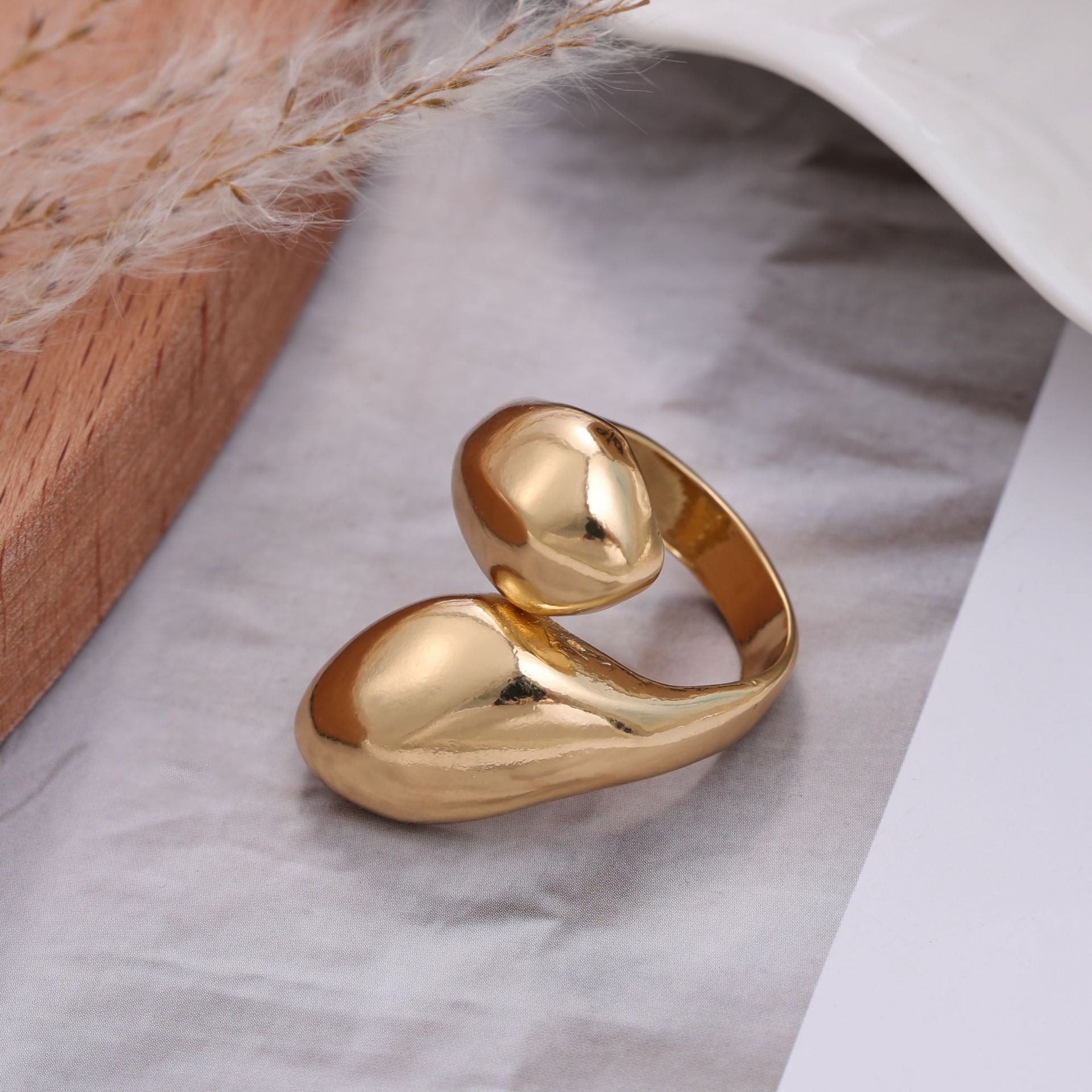 Wholesale Zinc Alloy Light luxury fashion ring