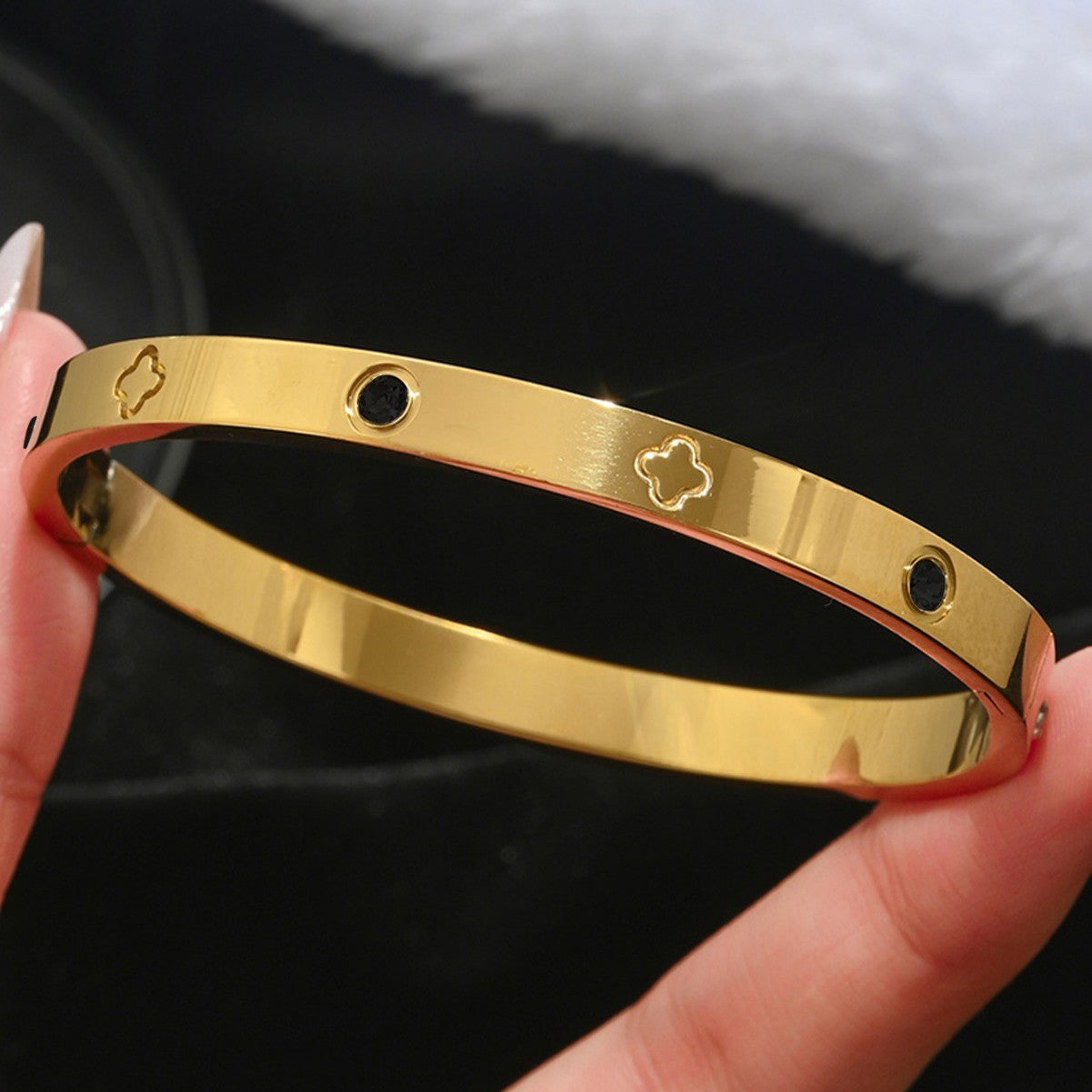 Wholesale Country Style Gold Plated Titanium Steel Bracelet Everyday Wear