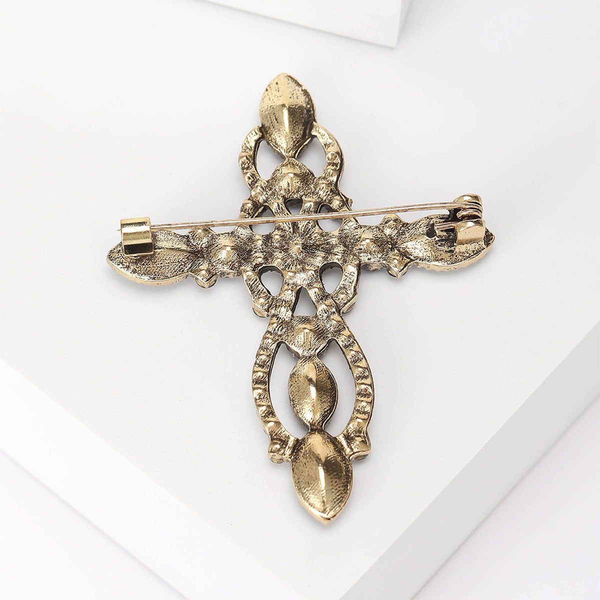 Wholesale Gold Retro Rhinestone Cross Brooch Trendy Coat Sweater Boutique Fashion Accessory