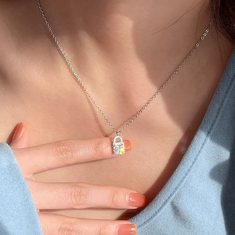 Wholesale Moonstone Light Luxury Pendant Necklace Choker Necklaces ACC-NE-LiuYing001