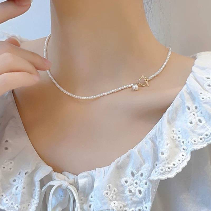 Wholesale  bead otbuckle necklace  Light luxury glass pearl clavicle chain