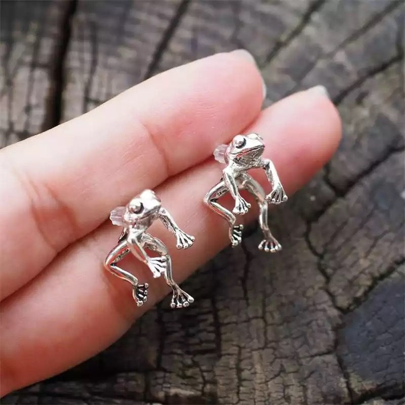 Wholesale Retro Silver Funny Frog Earrings  Creative Ethnic Style Elegant Earrings