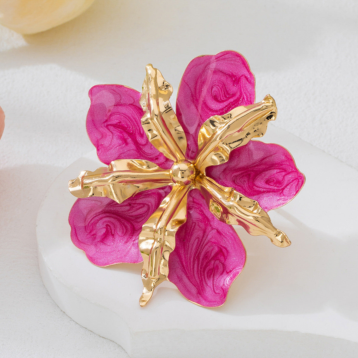 WholesaleExaggerated Enamel Flower Open Ring Golden Petal Design Niche Retro Fashion Hand Jewelry for Women