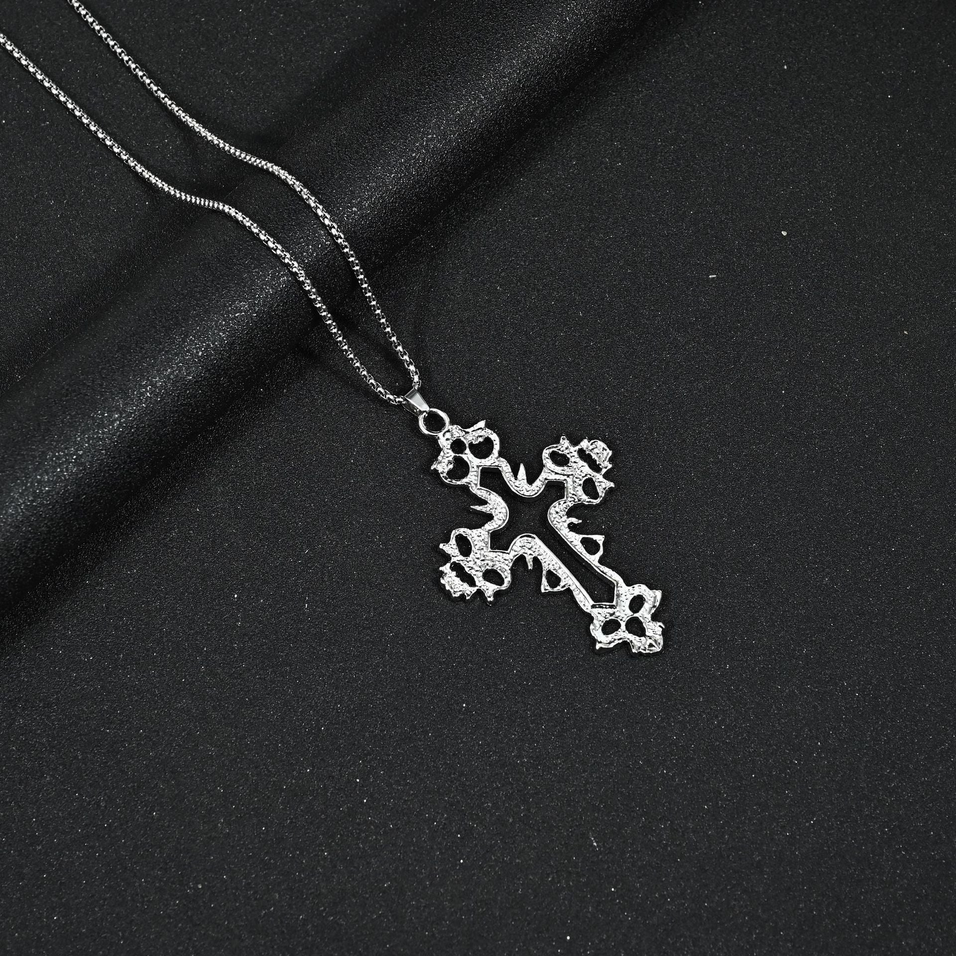 Wholesale Zinc Alloy Electroplated Hollow Carved Cross Pendant Necklace Gothic Dark Subculture Chic Jewelry Accessory Party Gift