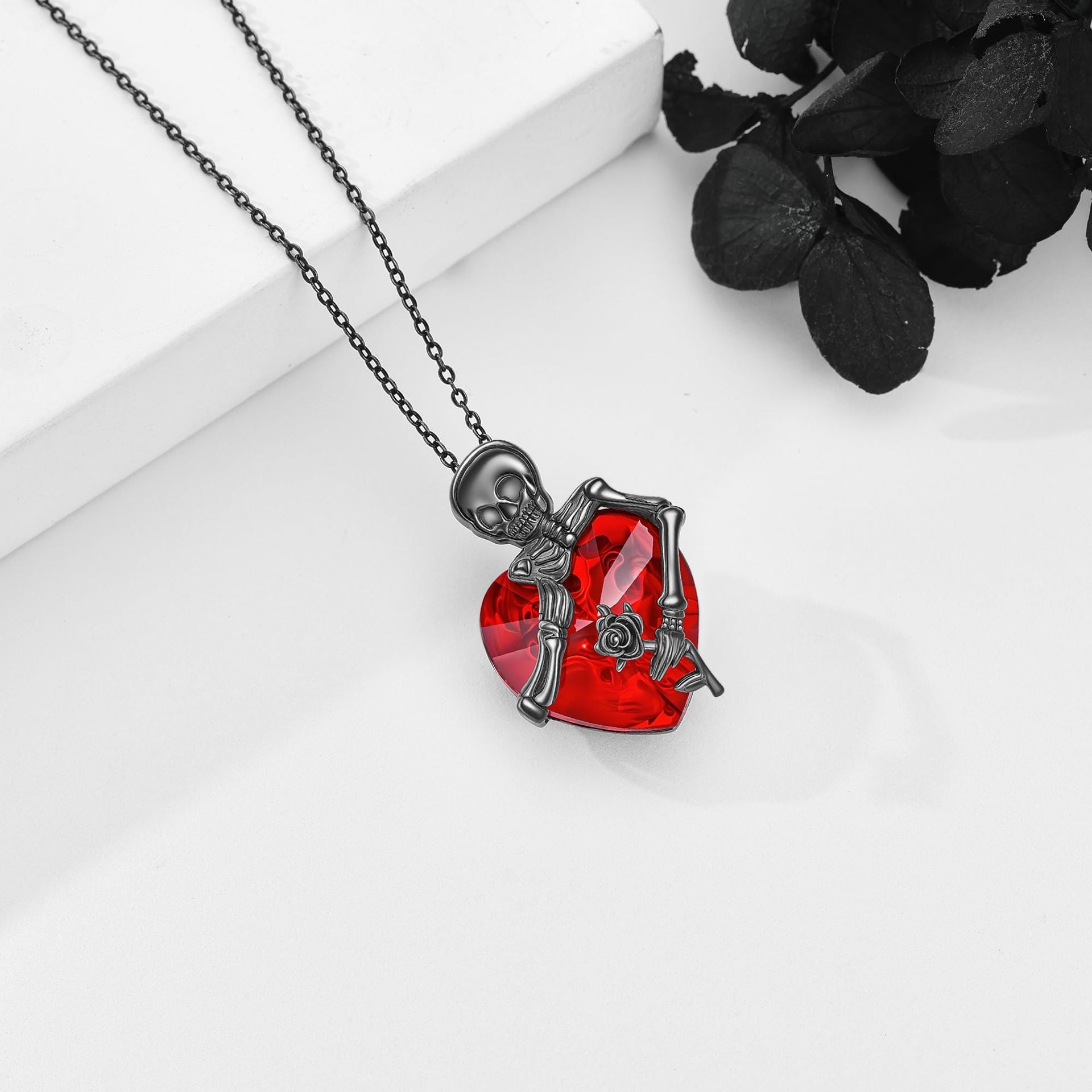 Wholesale  Gothic Pendant Skull Flower Necklace Hug Heart Clavicle Chain Halloween  Necklace