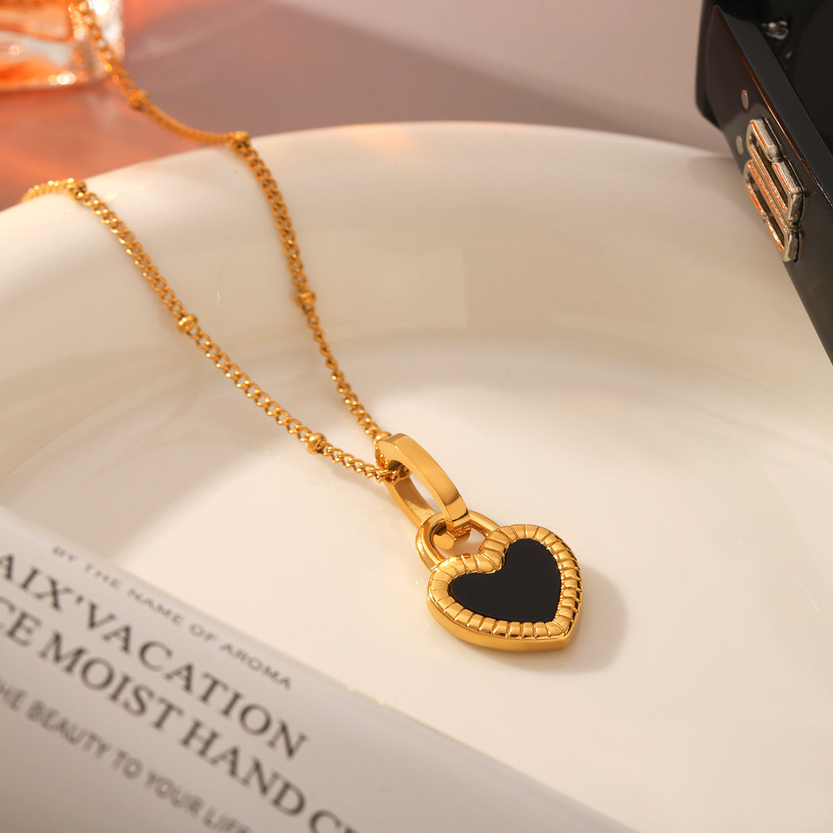 Wholesale Black and white double-sided love pendant titanium steel necklace