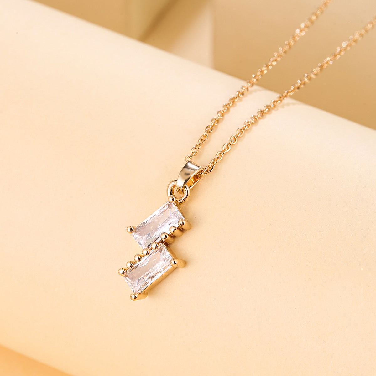 Wholesale Zircon Necklace Personalized Light Luxury Pendant Clavicle Chain