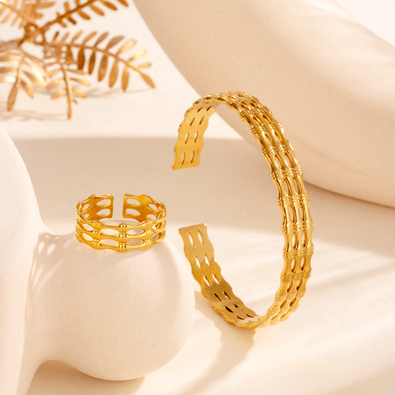 Wholesale Titanium steel  light luxury fishbone  opening adjustable bracelet