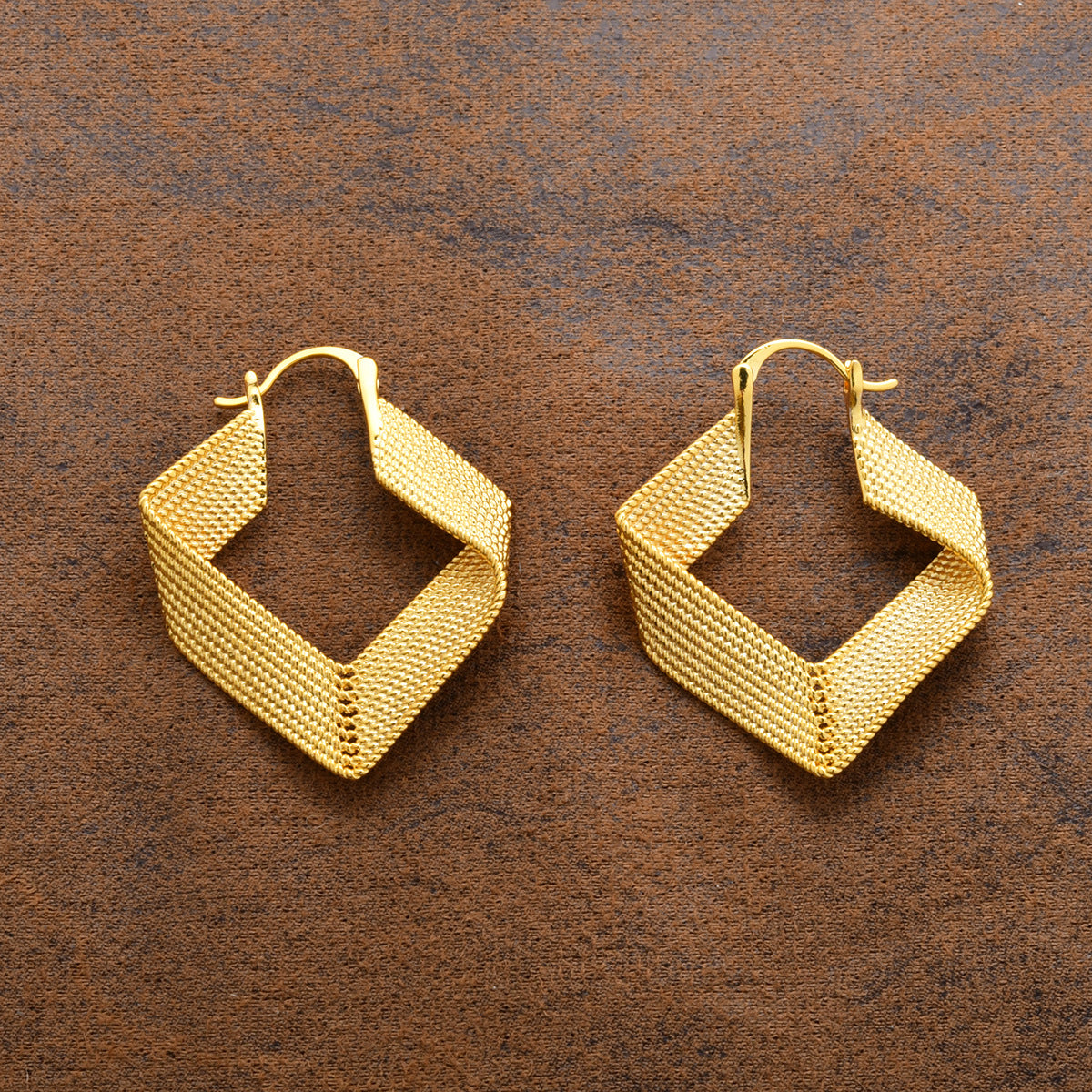 Wholesale twisted woven twist ear buckle  irregular exaggerated  earrings