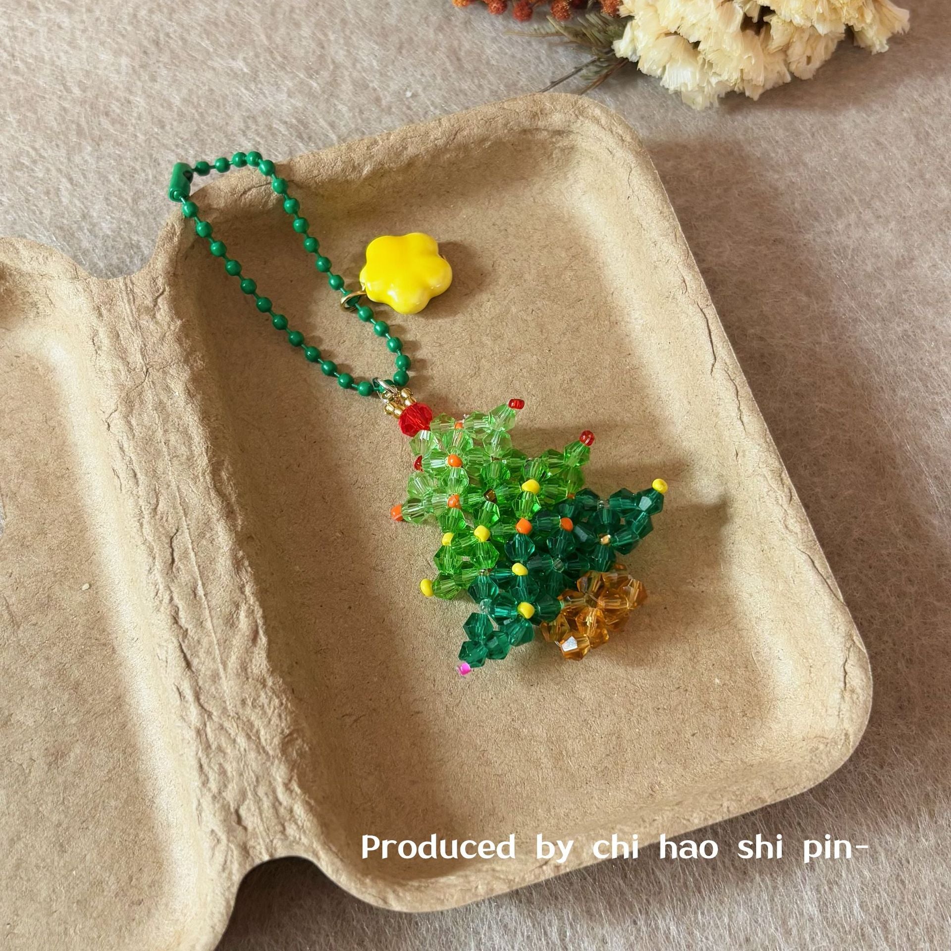 Wholesale A Christmas Tree Cute Beaded Stars Bell  Keychain