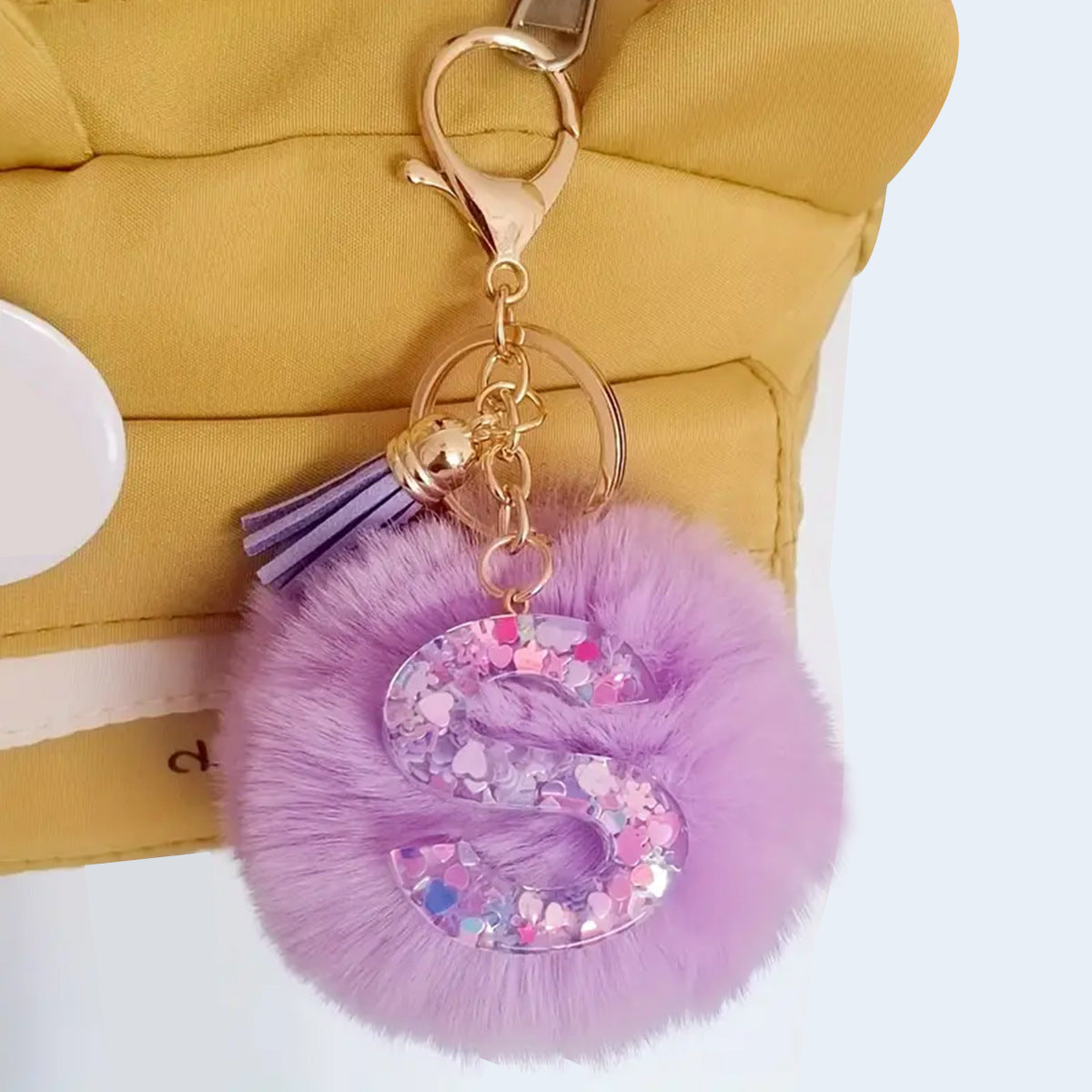 Wholesale Cute resin pom-pom 26 letter keychain