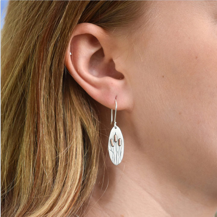 Wholesale plant leaf reed earrings personality chic metal carving simple earrings