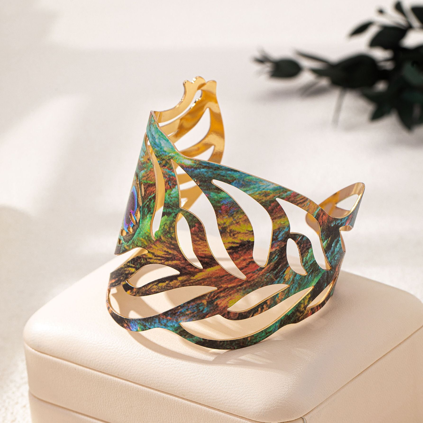 Wholesale Palace Style Peacock Print Alloy Bracelet For Women Party Street Fashion Jewelry Accessory