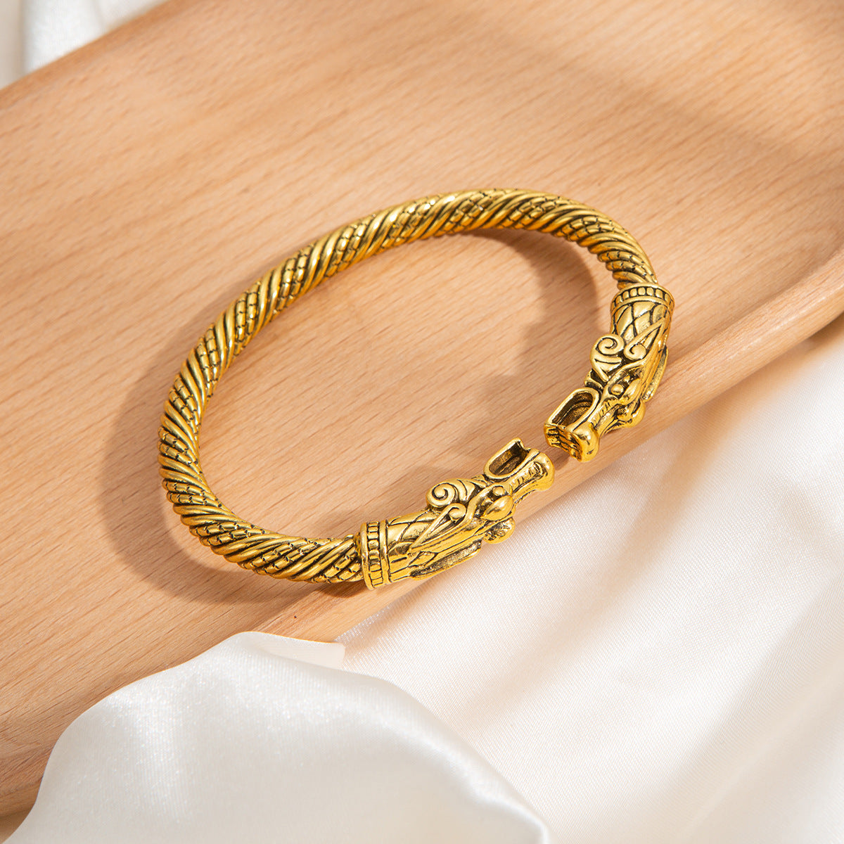 Wholesale Trendy C Shape Couple Bangle Bracelet Zinc Alloy Gold Tone Colorful Zircon Jewelry Accessory