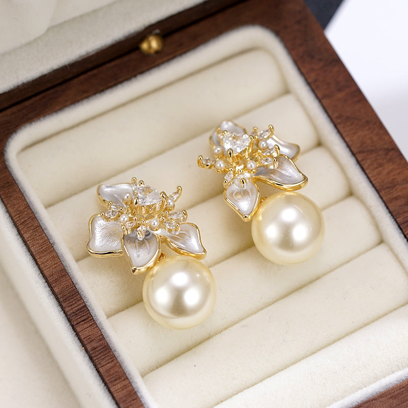 Wholesale Butterfly Beads Fashion Earrings Three-dimensional Flower Earrings