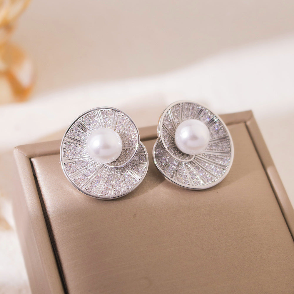 Wholesale Real Gold Electroplated  Conch Pearl Earrings