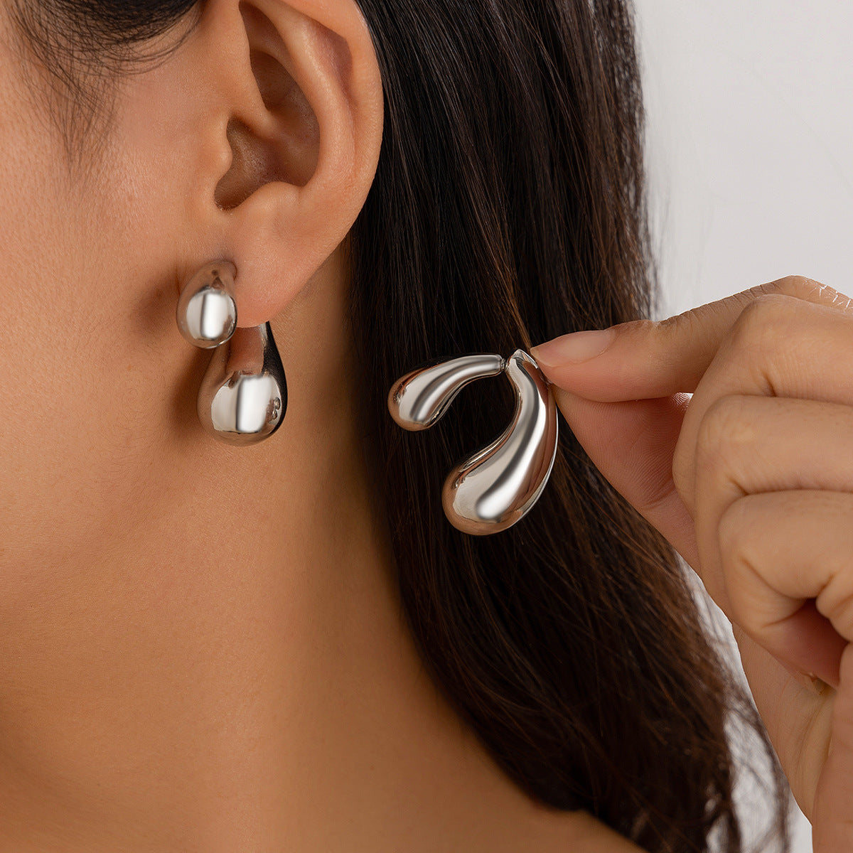 Wholesale Glossy Comma Drop Alloy Earrings