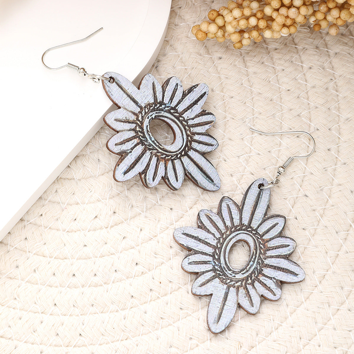 Wholesale Bohemian Vintage Sunflower Sunflower Hollow Wooden Earrings