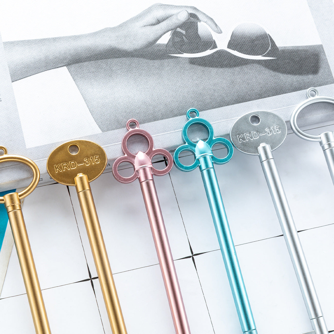 Wholesale stationery keychain cute cartoon retro ballpoint pen