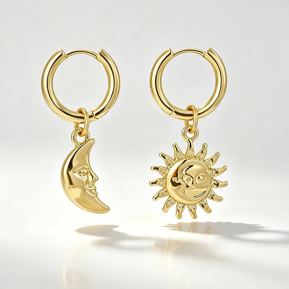 Wholesale Stylish Sun Moon Pendant Ear Cuff Earrings Gold Plated Ocean Beach Shell Jewelry Accessory For Women