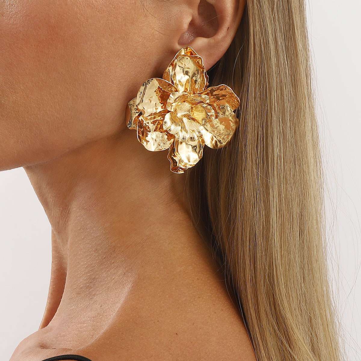 Wholesale three-dimensional flower pleated earrings