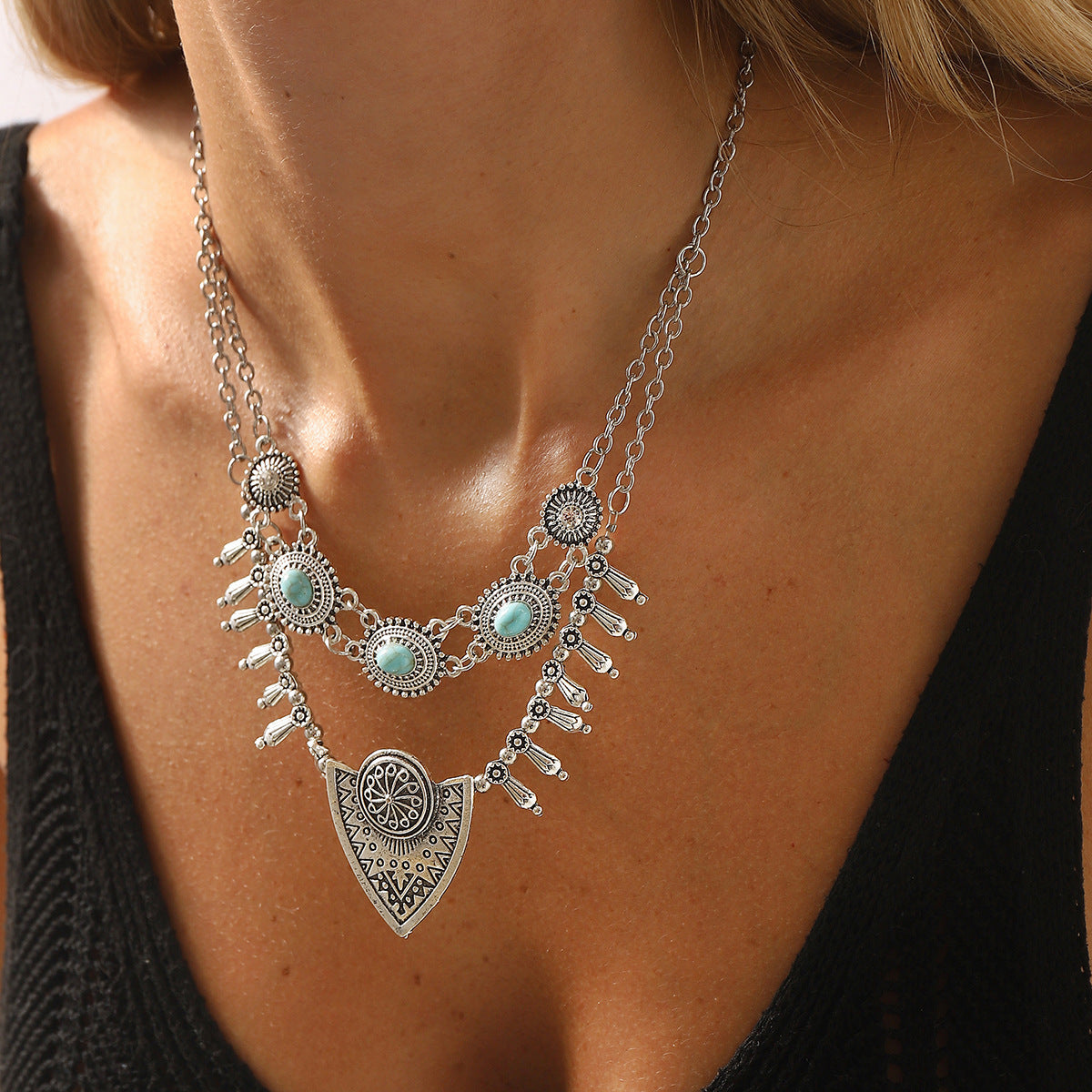 Wholesale New Bohemian Ethnic Retro Turquoise Necklace Stylish Ins Cool Style Clavicle Chain