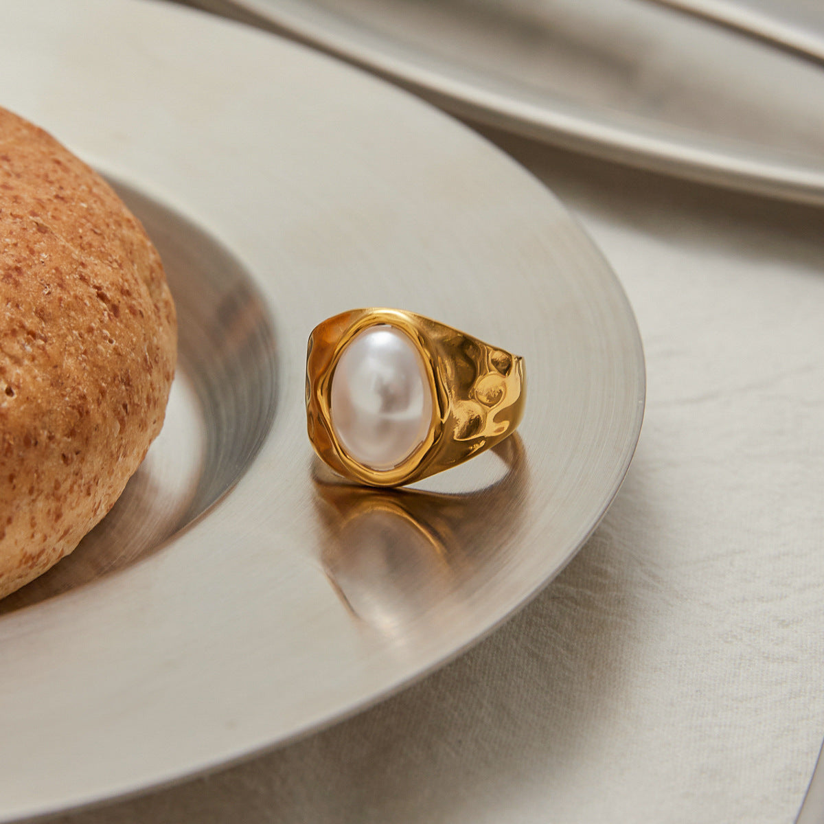 Wholesale 18K Gold Stainless Steel Pearl Hammered Ring