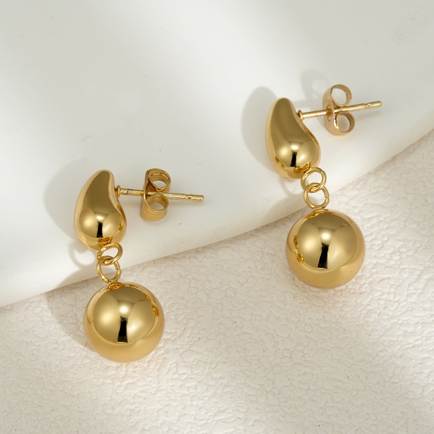 Boucles d'oreilles en gros de 18 000 boucles d'oreilles en acier inoxydable