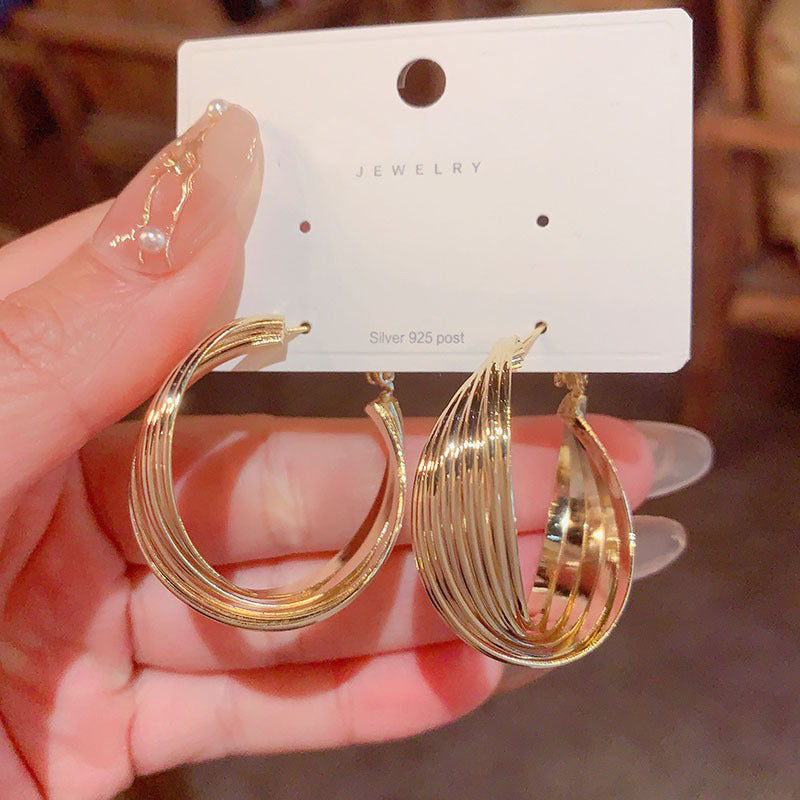 Wholesale  exaggerated metal wind twisted earring