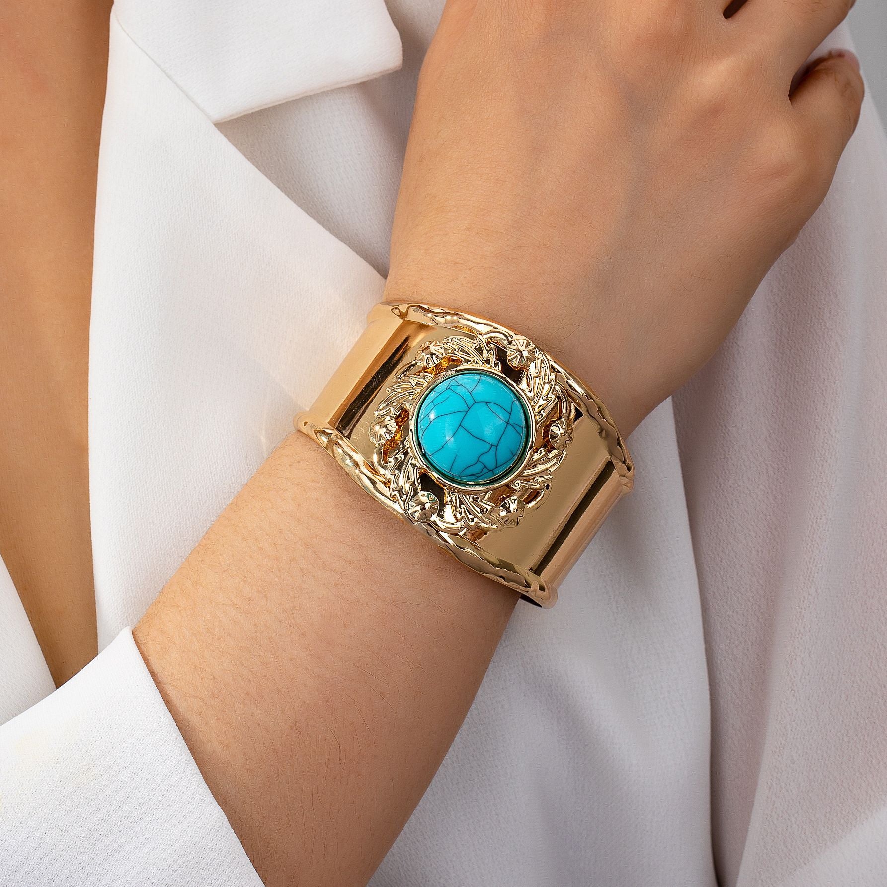Wholesale Stylish Retro Floral Blue Turquoise Alloy Bracelet For Everyday Wear And Party
