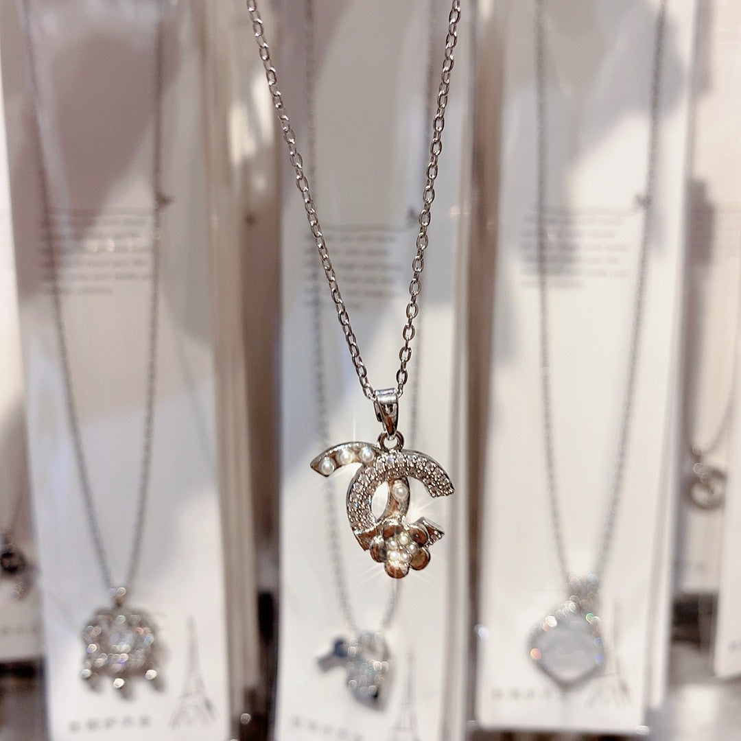 Wholesale Titanium Steel Zircon Blingbling Double C-shaped Light Luxury Necklace