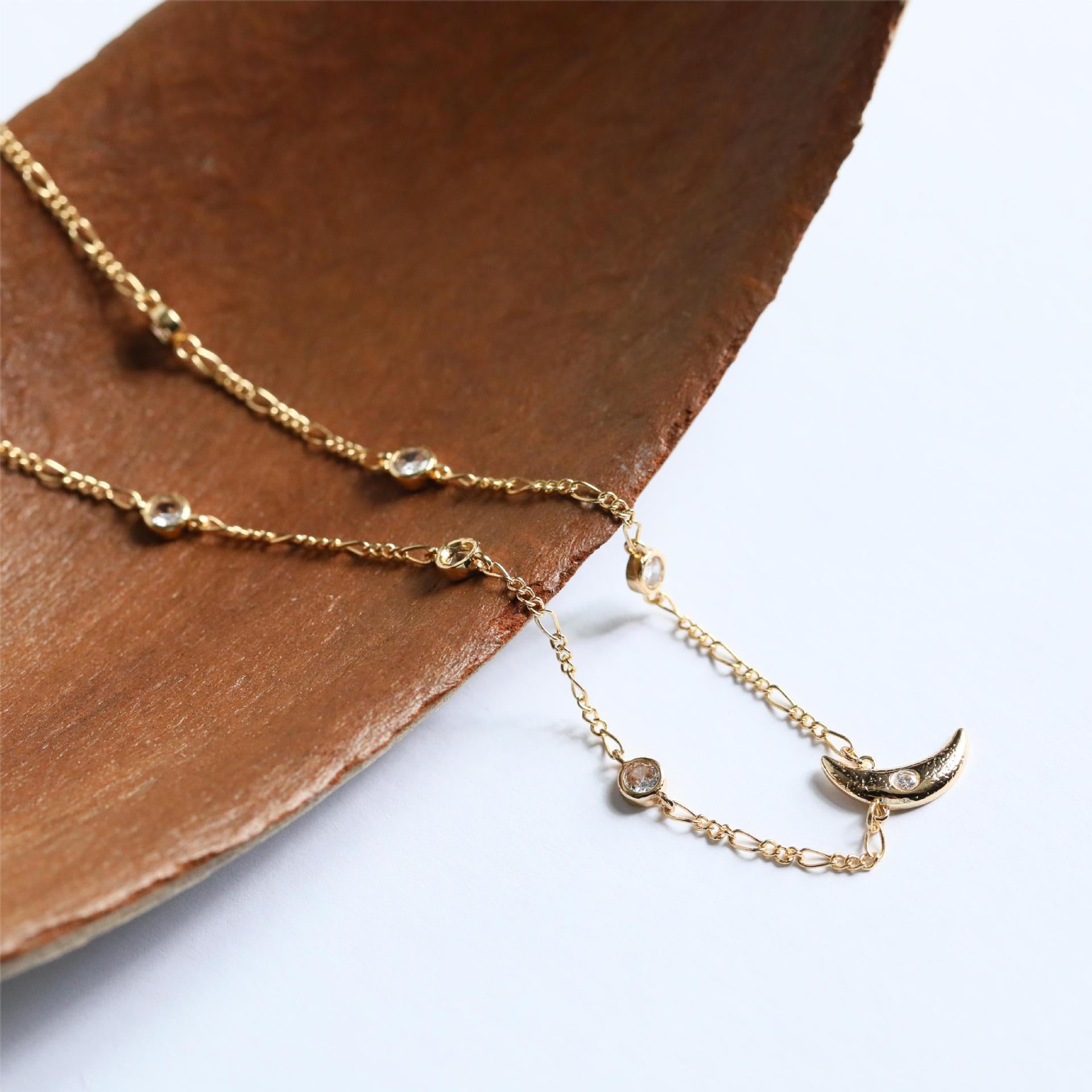 Wholesale Retro Style Star Moon Gem Starburst Necklace Copper Electroplated Real Gold Clavicle Chain