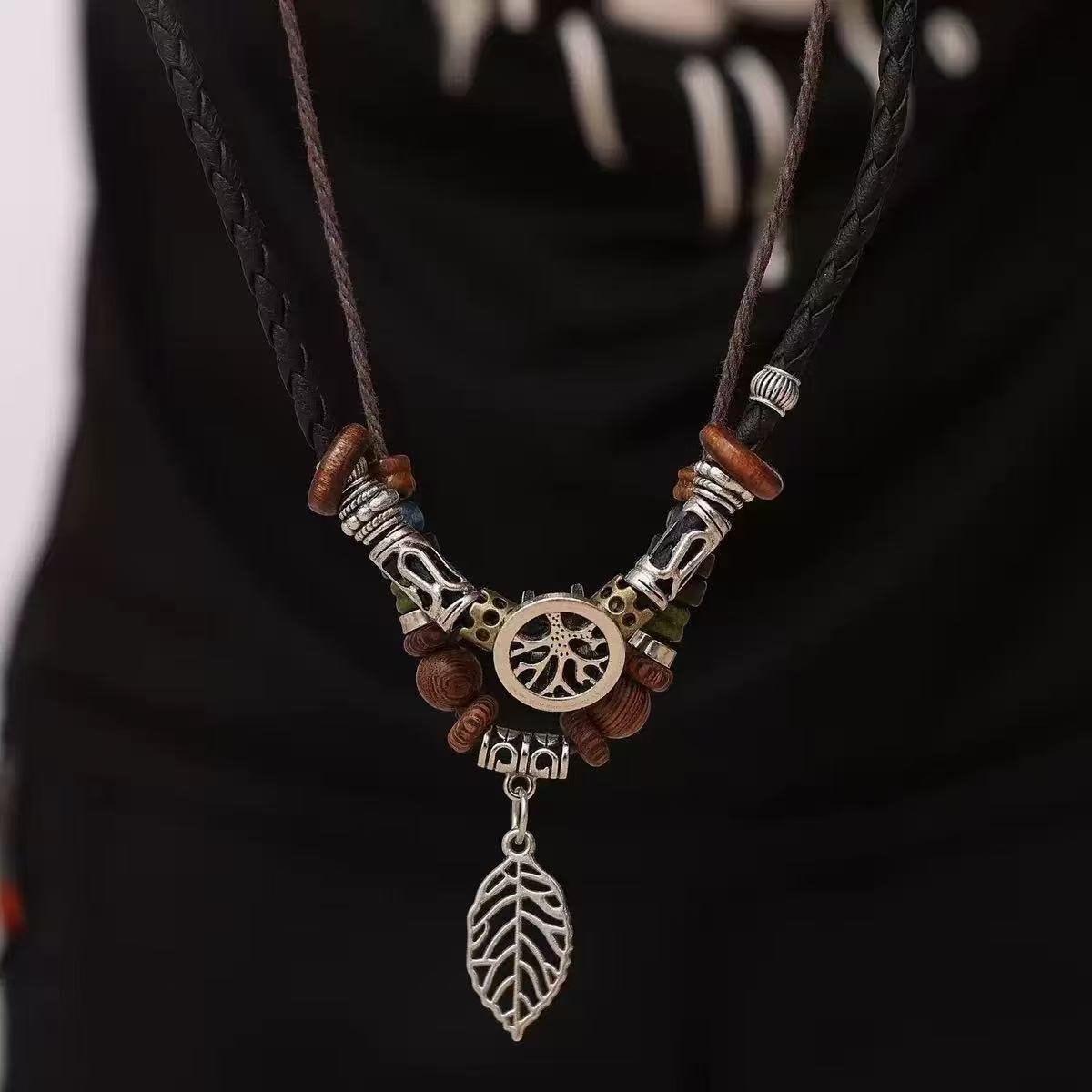 Wholesale Retro Tree Of Life Shell Pendant Necklace Handmade Alloy Beaded Leather Wax Rope Choker Unisex Jewelry For Gift Resale