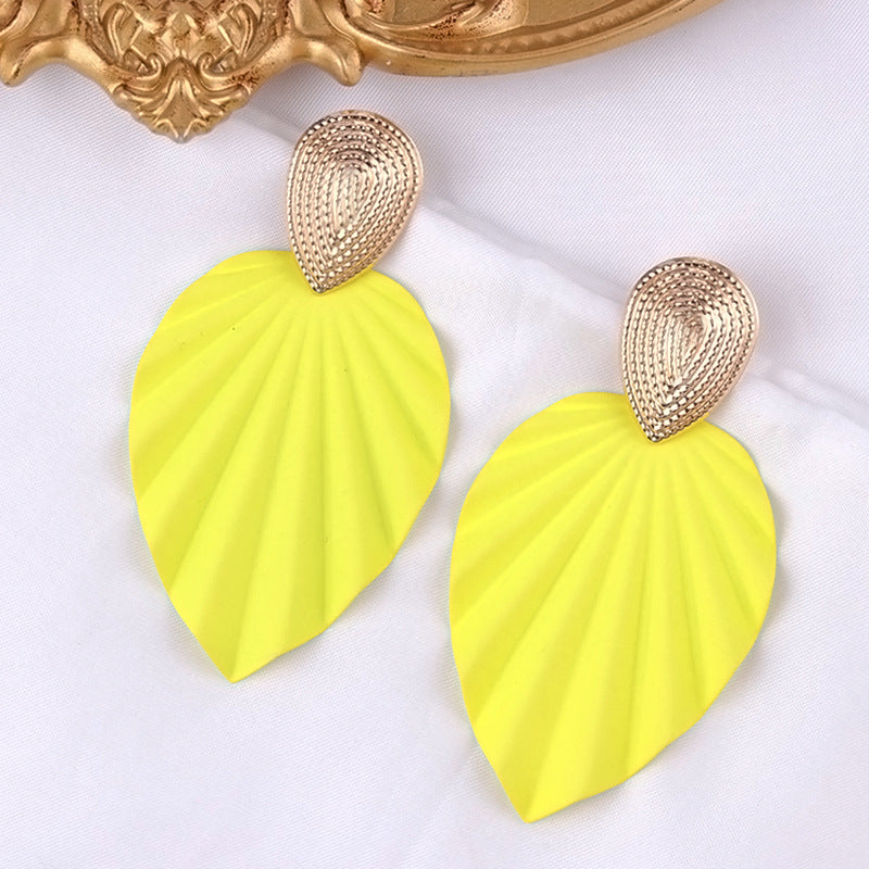 Wholesale color leaves metal  exaggerated  earrings